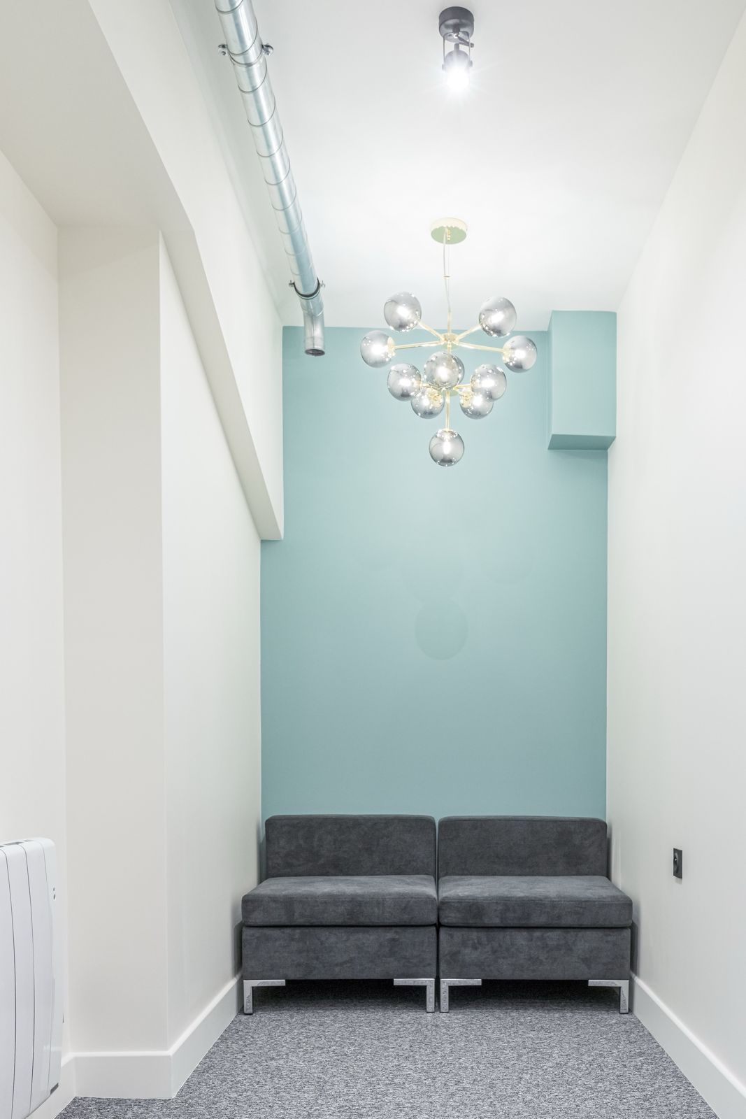 Meeting booth, banquette et suspension laiton